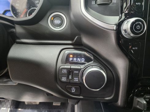 New 2026 RAM 1500 4x4 Crew Cab image 15