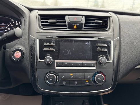 Used 2017 Nissan Altima 2.5 SR image 14