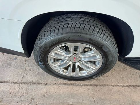 Used 2021 GMC Yukon XL SLT w/ Rear Media and Nav Package image 33