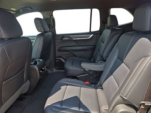 Used 2026 GMC Acadia Elevation w/ Elevation Premium Package AWD/4WD image 26