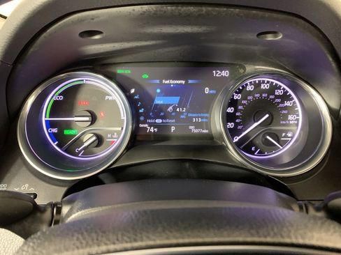Used 2020 Toyota Camry XLE FWD image 19