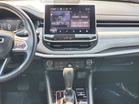 Used 2022 Jeep Compass Latitude w/ Convenience Group AWD/4WD image 24