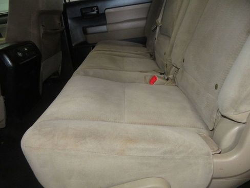 Used 2016 Toyota Sequoia SR5 AWD/4WD image 25