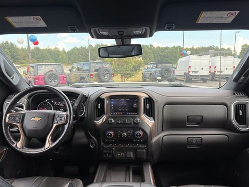 Used 2020 Chevrolet Silverado 2500 High Country AWD/4WD image 12
