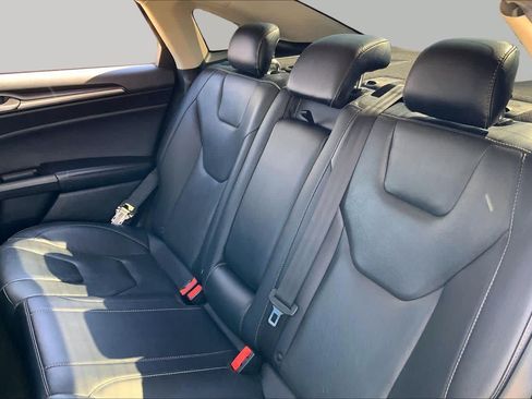 Used 2019 Ford Fusion Titanium AWD/4WD image 21