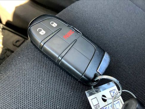 Used 2023 Jeep Renegade Latitude w/ Premium Group image 14