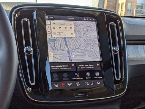 Certified 2026 Volvo XC40 B5 Plus w/ Protection Package Premier image 17