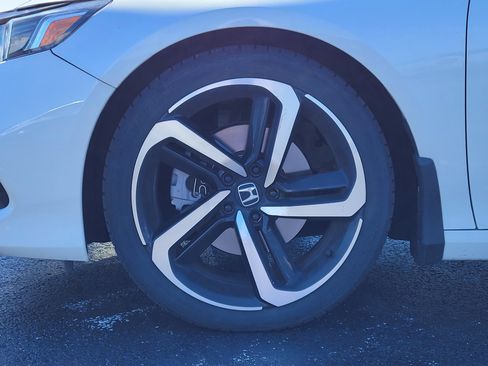 Used 2022 Honda Accord Sport image 10