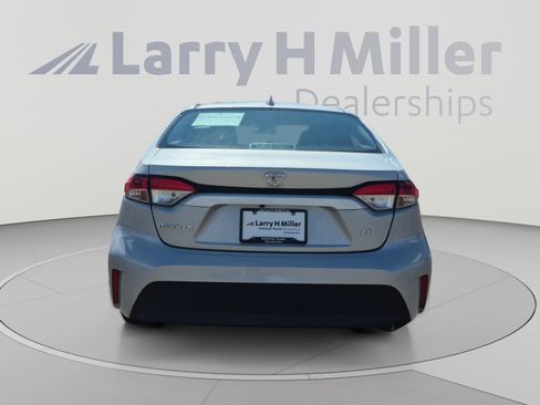 Used 2024 Toyota Corolla LE FWD image 4