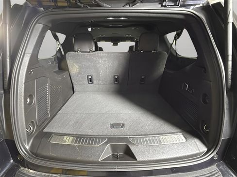 Used 2025 Chevrolet Suburban Premier image 29