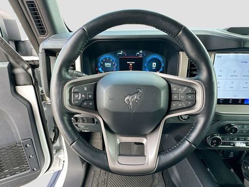 Used 2025 Ford Bronco Outer Banks w/ Sasquatch Package AWD/4WD image 11