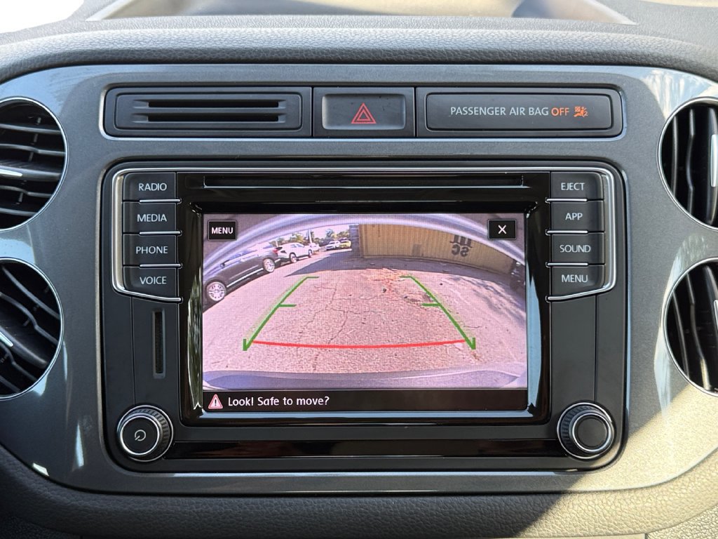Used 2018 Volkswagen Tiguan Limited w/ Premium Package AWD/4WD image 15