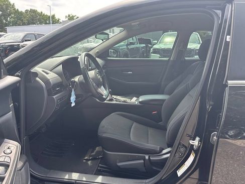 Used 2024 Nissan Sentra SV w/ All-Weather Package FWD image 2