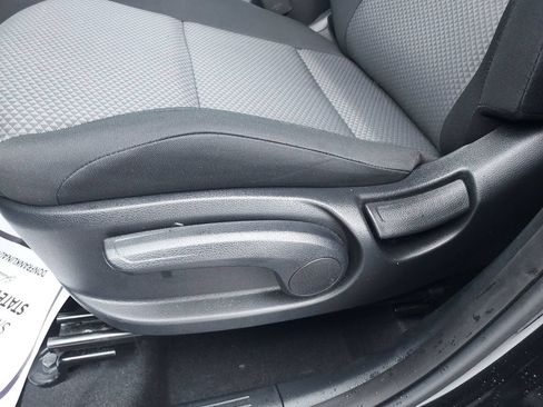 Used 2025 Kia Soul LX w/ LX Technology Package FWD image 18