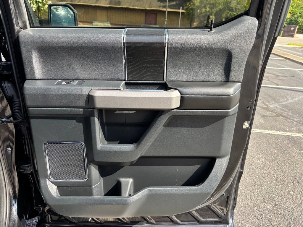 Used 2019 Ford F150 Platinum w/ Equipment Group 701A Luxury AWD/4WD image 24
