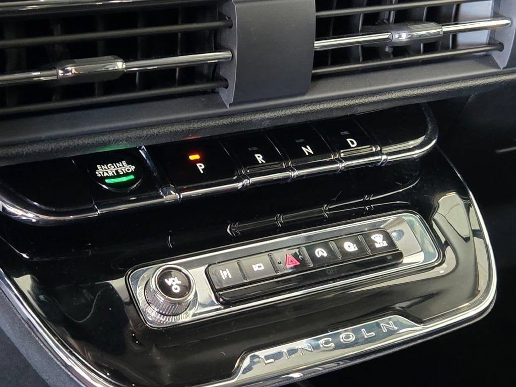 Used 2023 Lincoln Corsair AWD image 30