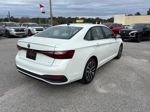 New 2026 Volkswagen Jetta SE FWD image 6