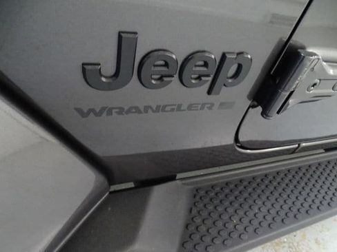 Certified 2025 Jeep Wrangler Unlimited Sahara AWD/4WD image 24