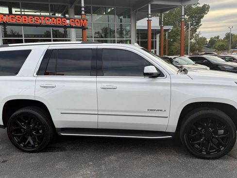 Used 2019 GMC Yukon Denali image 3