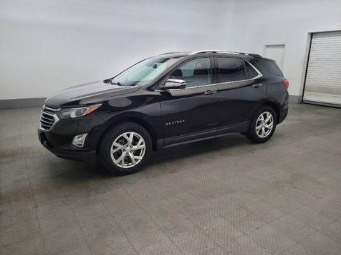 Used 2018 Chevrolet Equinox Premier w/ LPO, Cargo Package AWD/4WD image 2