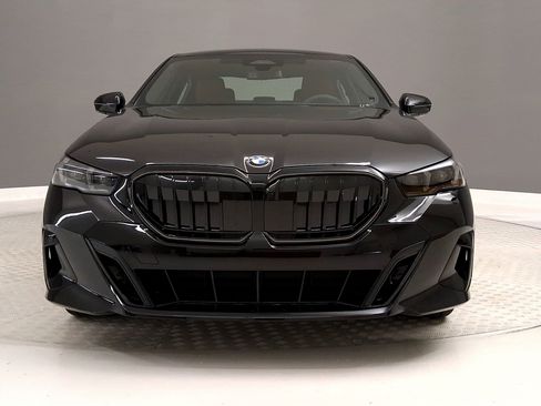 New 2026 BMW 530i w/ M Sport Package RWD image 4