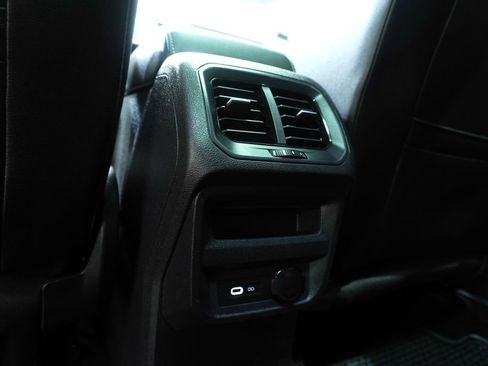 Certified 2023 Volkswagen Tiguan SE w/ Panoramic Sunroof Package image 13