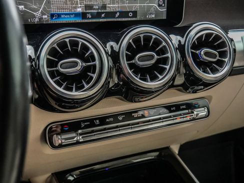 Used 2021 Mercedes-Benz GLB 250 4MATIC image 59