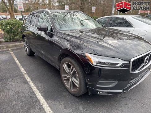 Used 2018 Volvo XC60 T5 Momentum w/ Convenience Package image 1
