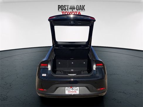 New 2026 Toyota Prius LE image 10