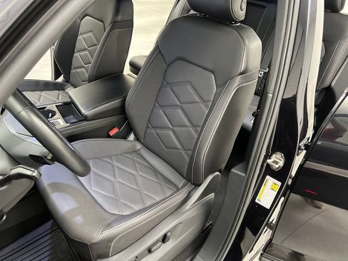 Used 2024 Volkswagen Atlas Cross Sport SE AWD/4WD image 11