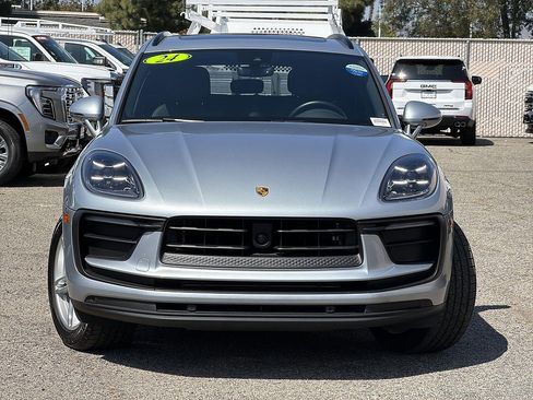 Used 2024 Porsche Macan AWD/4WD image 2