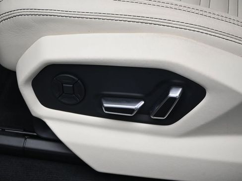 Used 2026 Lamborghini Urus SE AWD/4WD image 8