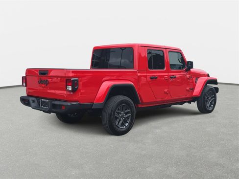 New 2025 Jeep Gladiator Sport image 5