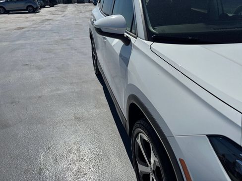 Used 2026 Volkswagen Tiguan SE AWD/4WD image 15