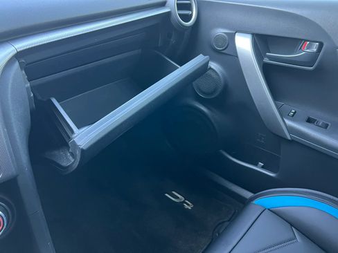 Used 2015 Scion tC FWD image 17