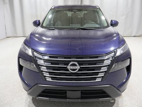 Used 2024 Nissan Rogue SV AWD/4WD image 7