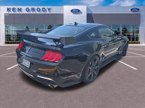 Used 2021 Ford Mustang Shelby GT500 w/ Carbon Fiber Track Pack RWD image 4