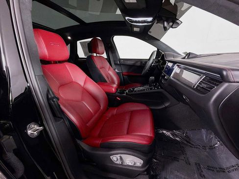 Used 2024 Porsche Macan GTS image 27