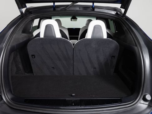 Used 2023 Tesla Model X Plaid image 22