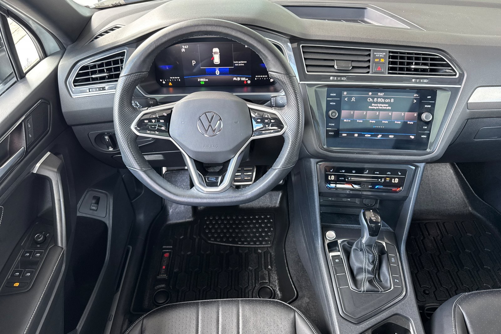 Used 2024 Volkswagen Tiguan SE R-Line FWD image 18