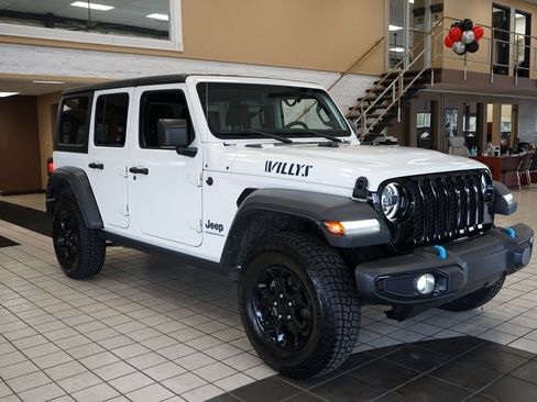 Used 2023 Jeep Wrangler Unlimited w/ Cold Weather Group AWD/4WD image 19
