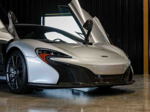 Used 2016 McLaren 650S Spider RWD image 27