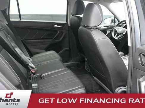 Used 2023 Volkswagen Tiguan SE AWD/4WD image 11