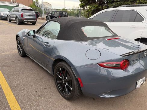 Used 2020 MAZDA MX-5 Miata Club RWD image 9