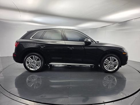 Used 2020 Audi Q5 2.0T Premium Plus w/ Premium Plus Package AWD/4WD image 3