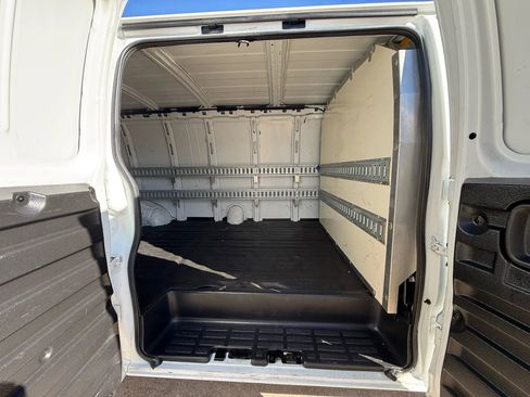 Used 2012 GMC Savana 2500 Extended image 9