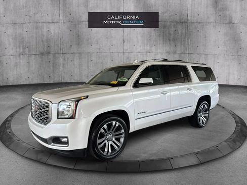 Used 2018 GMC Yukon XL Denali w/ Denali Ultimate Package AWD/4WD image 3