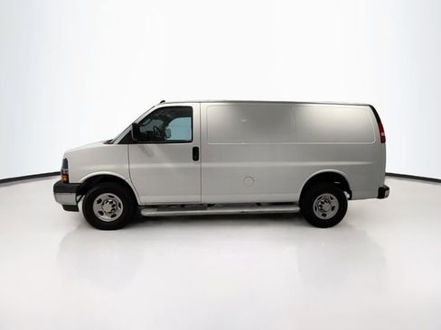 Used 2022 Chevrolet Express 2500 w/ Driver Convenience Package image 4