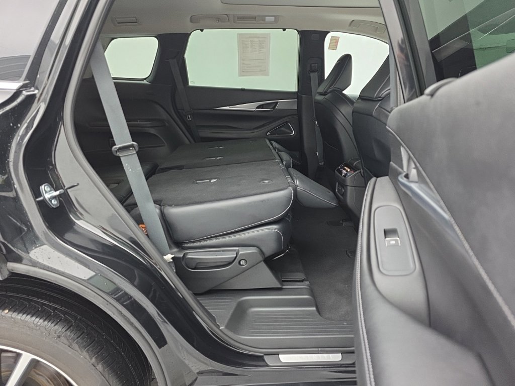 Used 2023 INFINITI QX60 Luxe w/ Vision Package AWD/4WD image 45