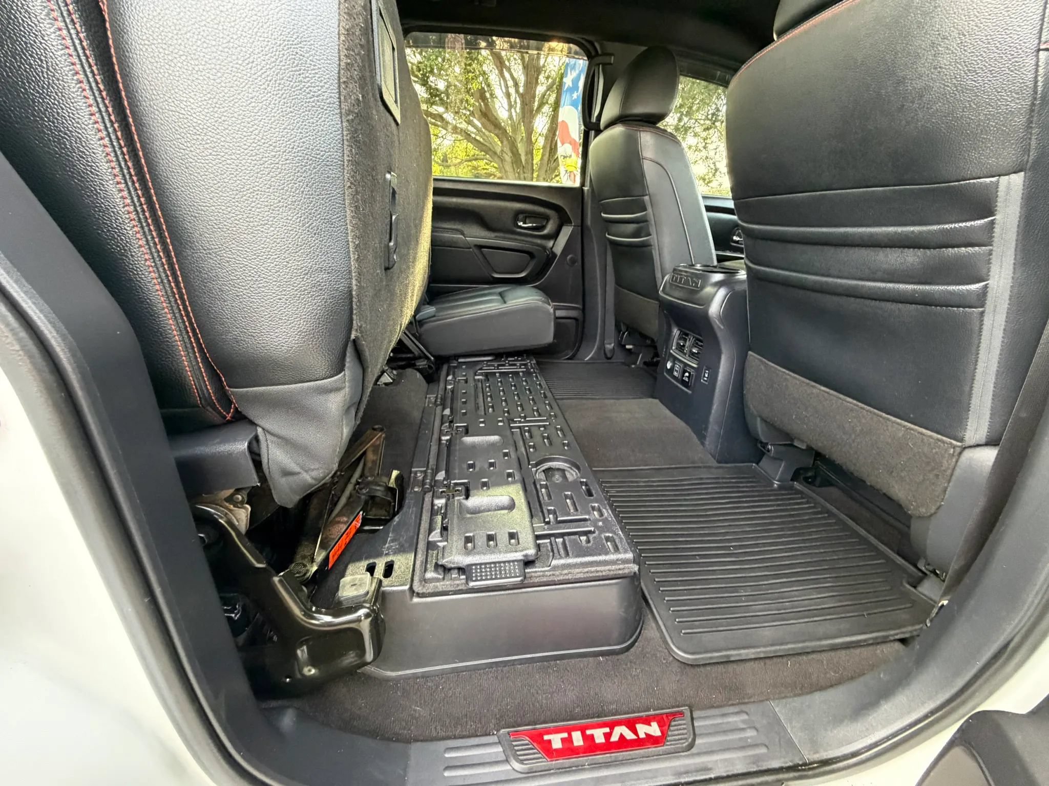 Used 2020 Nissan Titan PRO-4X w/ Pro-4x Convenience Package AWD/4WD image 40